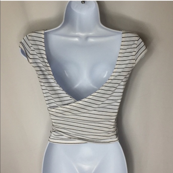 NWT Wet Seal Daisy Crop Top Size S - Picture 3 of 7